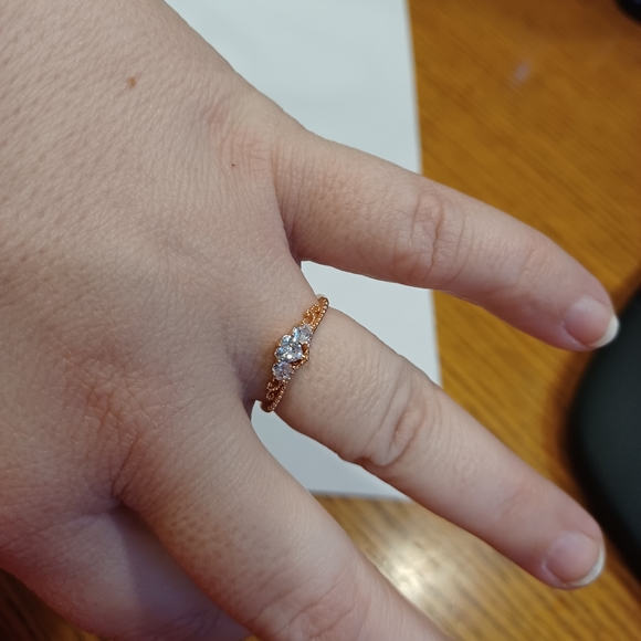Rose gold ring - Picture 2 of 3